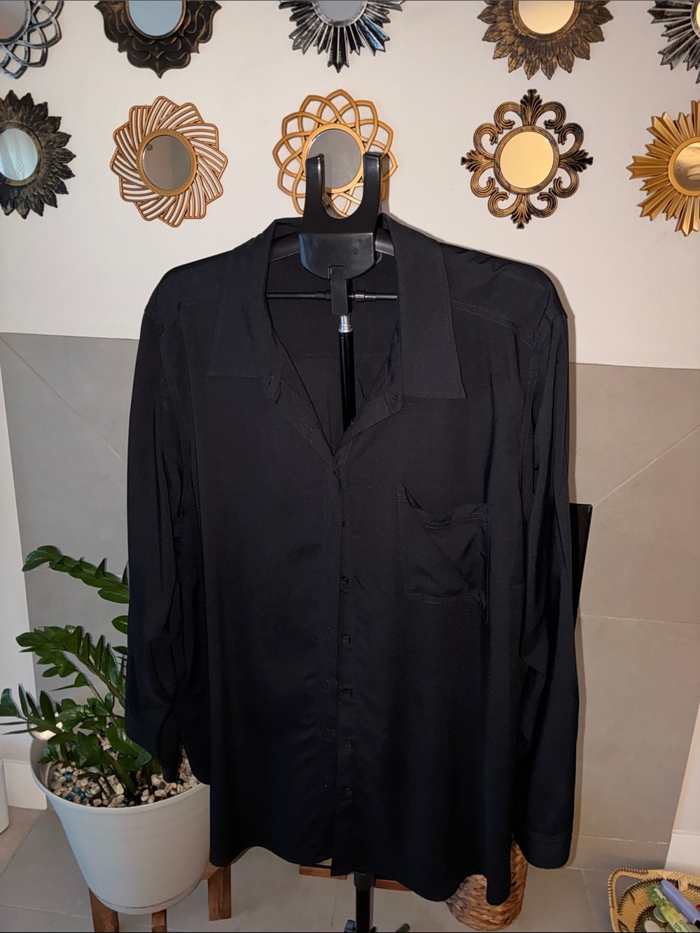 Torrid Black Women’s classic Long-Sleeve Button-Up Shirt with front pocket